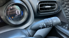 Toyota Yaris 1.5 Hybrid Dynamic 5dr CVT Hybrid Hatchback